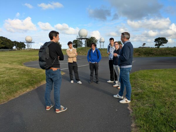 L'équipe du CMS a offert une belle visite du centre à nos étudiants