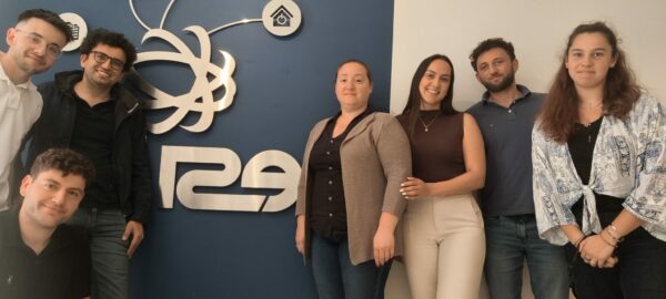 Maréva et ses collègues de travail chez ESI